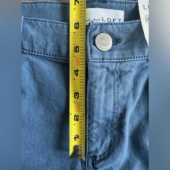 LOFT NWT Navy Blue denim shorts 28/6 - Picture 5 of 7